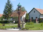 Dřenice, zvonička a socha sv. Jana Nepomuckého